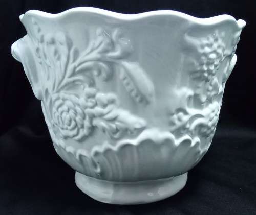 White ceramic embossed planter
