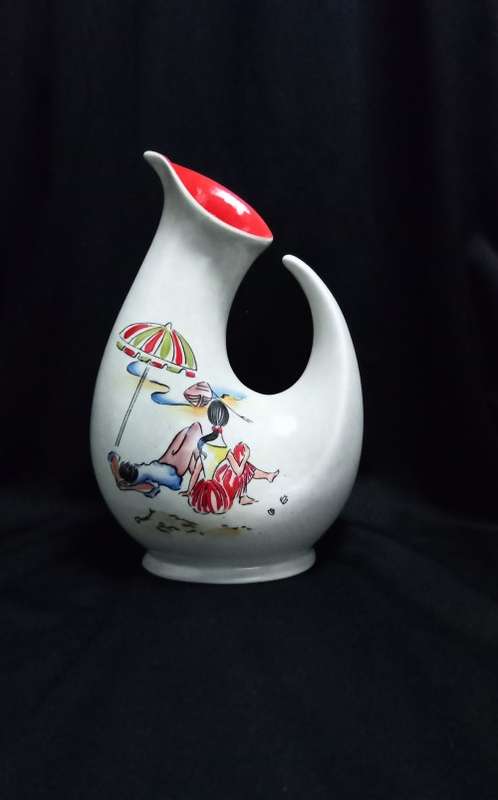 Lovely kitsch CROWN DEVON `Seaside` vase