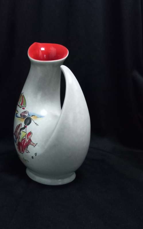 Lovely kitsch CROWN DEVON `Seaside` vase