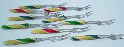 10 Stunning Vintage cocktail/dessert forks