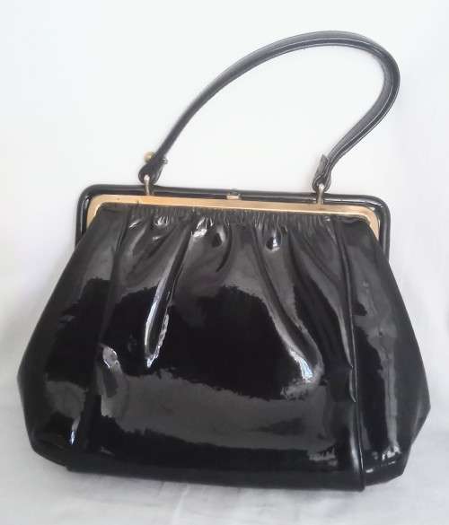 Stunning vintage Dubarry Modelle 1960`s black patent leather handbag