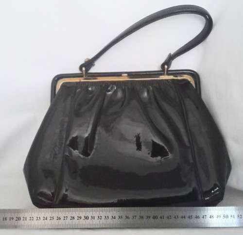Stunning vintage Dubarry Modelle 1960`s black patent leather handbag