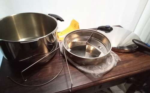 Fissler 8L stove top pressure cooker