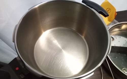 The Rolls Royce of pressure cookers!! Kuhn Rikon DUROTHERM® PRO PRESSURE COOKER