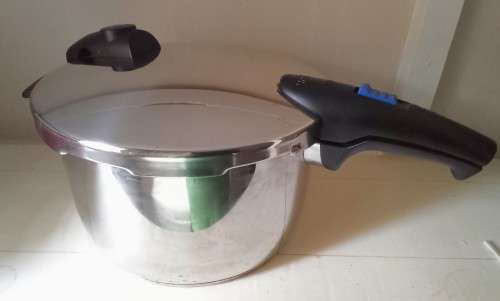 Fissler 8L stove top pressure cooker