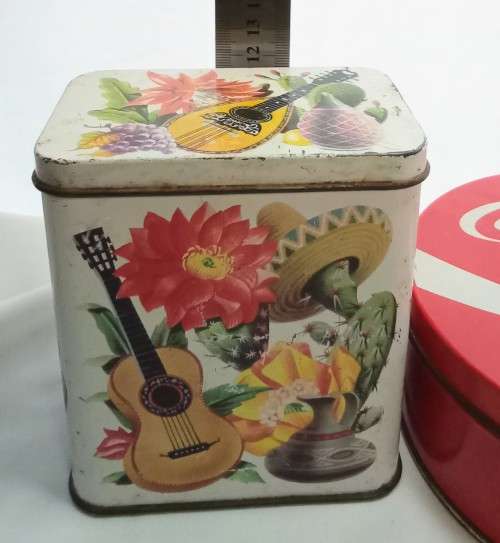 Two lovely vintage tins