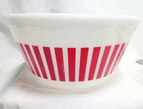 Lovely vintage Hazel Atlas White milk glass with red candy stripe mixing bowl
