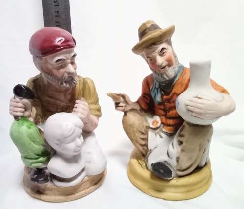 Two pretty Vintage figurines - Painter and Sculptor