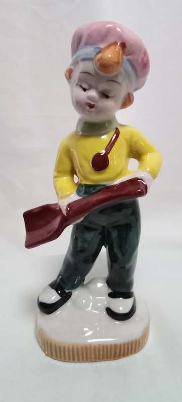 Cute Vintage Kingsway figurine - boy with spade