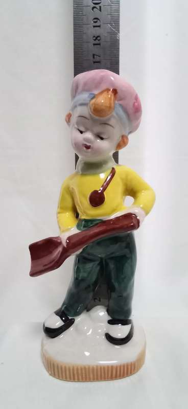 Cute Vintage Kingsway figurine - boy with spade