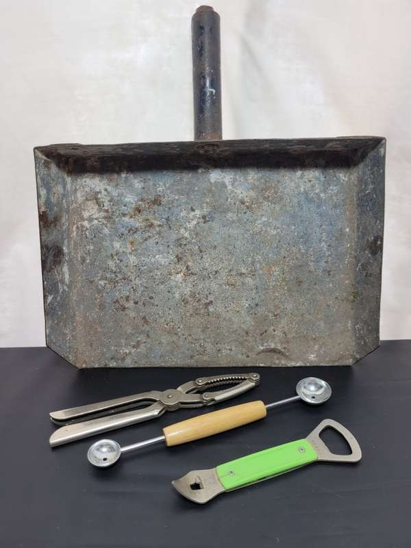 Lot of vintage utensils