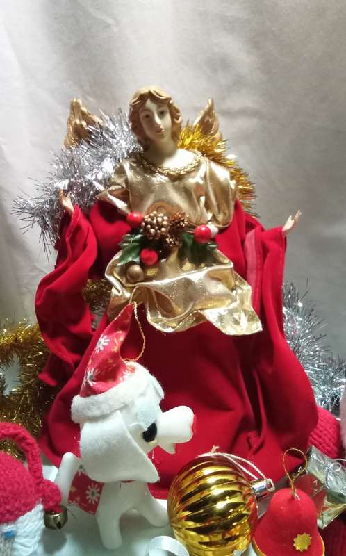 Christmas! A few vintage goodies in this lot!