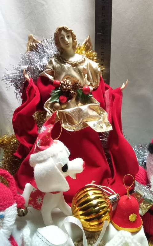Christmas! A few vintage goodies in this lot!