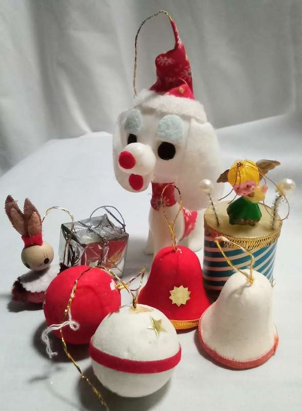 Christmas! A few vintage goodies in this lot!