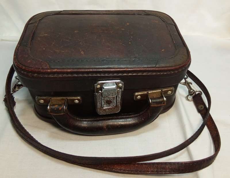 Vintage original Giovanni miniature suitcase/handbag