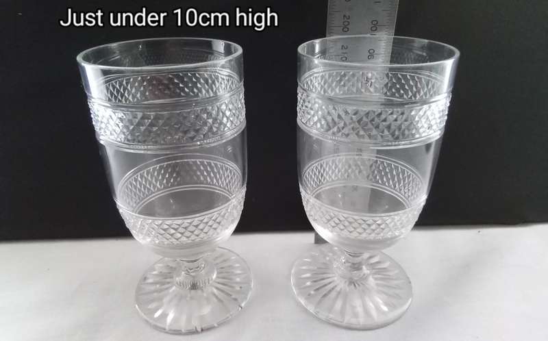 Lot of stunning vintage glasses