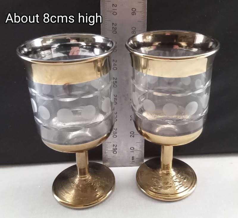 Lot of stunning vintage glasses