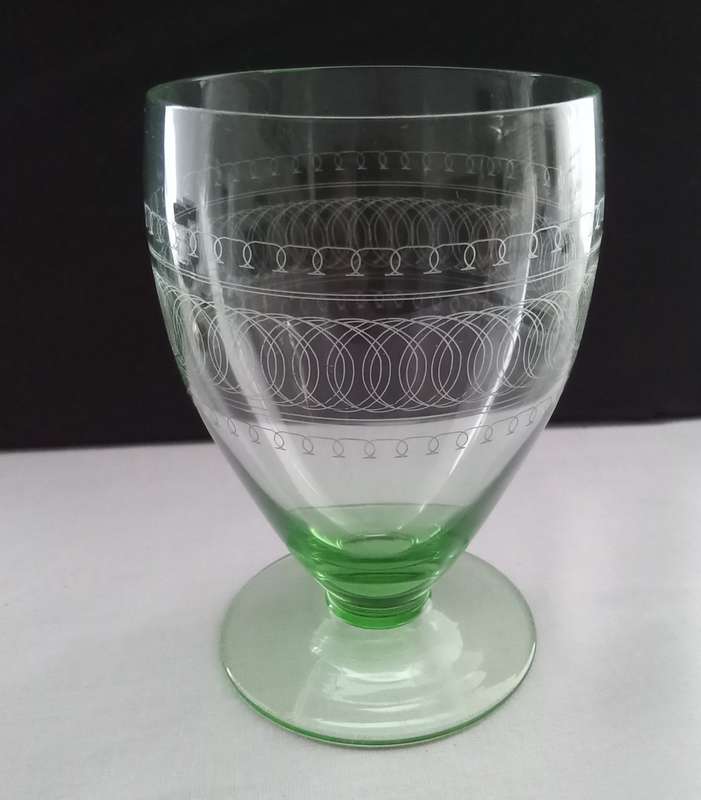 Lot of stunning vintage glasses