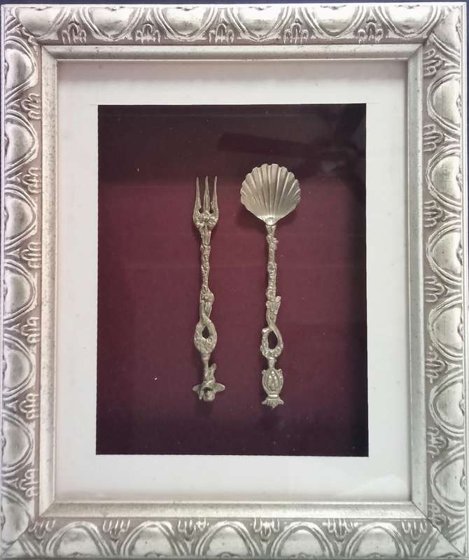 Beautiful boxed frame with pretty vintage fork and spoon