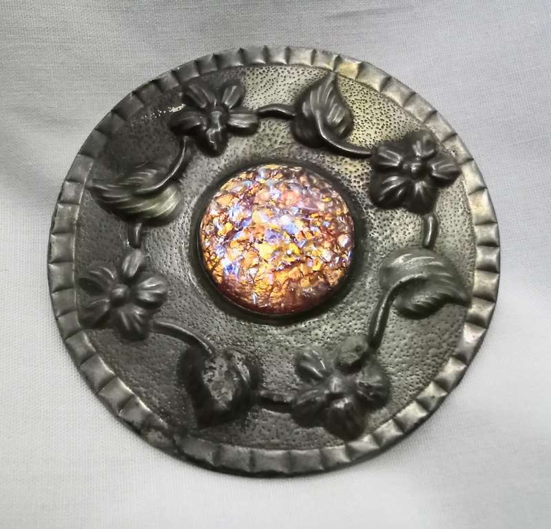 Beautiful vintage Ruskin style pewter brooch