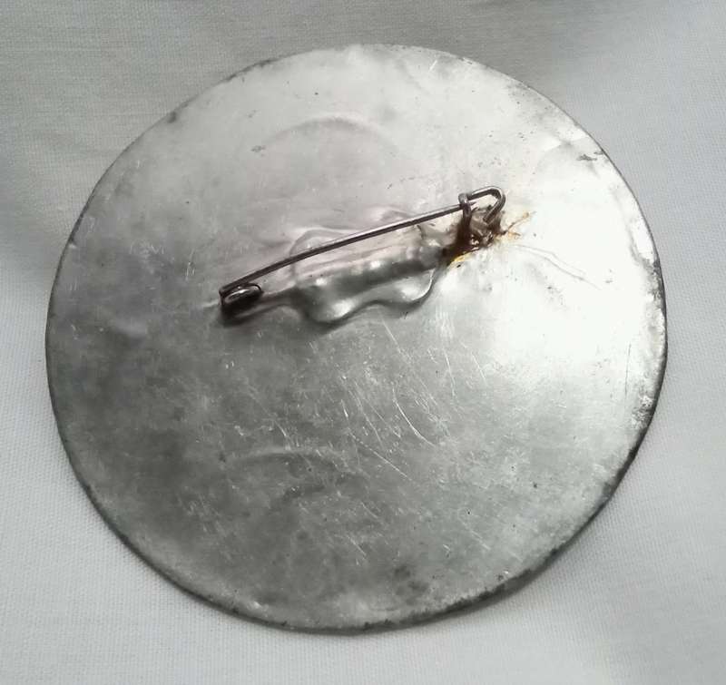 Beautiful vintage Ruskin style pewter brooch