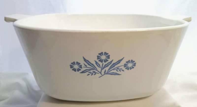 Vintage Corningware cornflower casserole - P2 1/2 B
