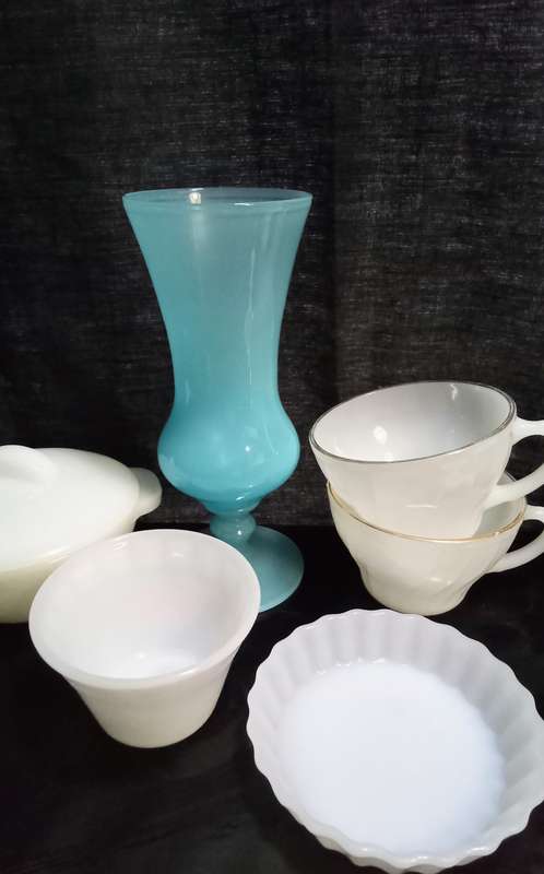 Lot of vintage milk glass items