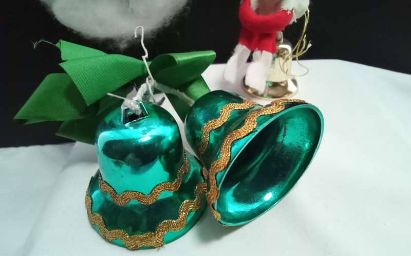 Beautiful Vintage Christmas lot of 3 items