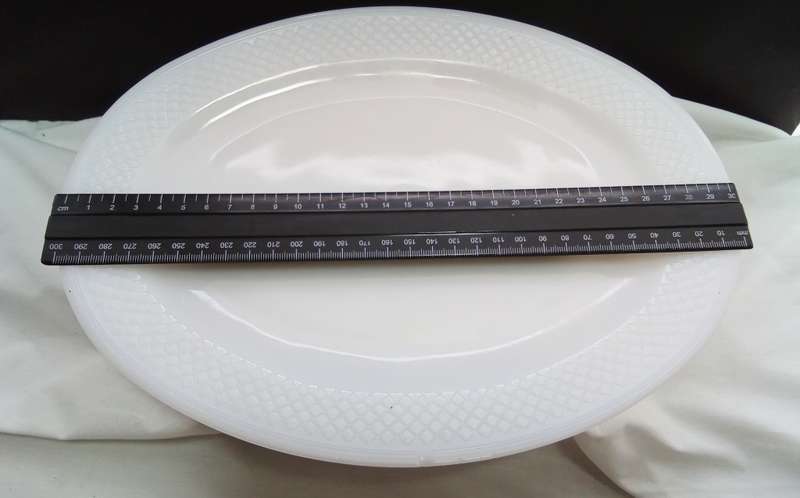 Beautiful Vintage Federal oval milk glass plate