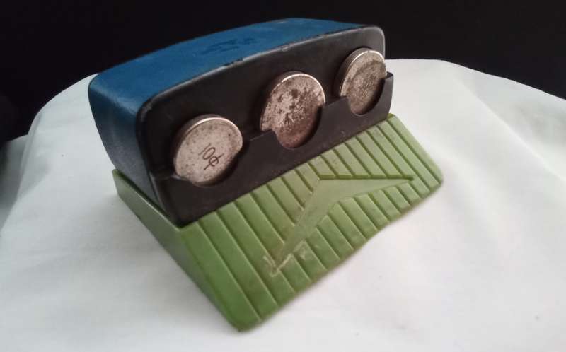 Little vintage coin holder