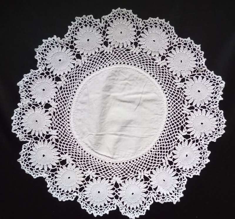 Spectacular Crocheted doily - about 32cms across