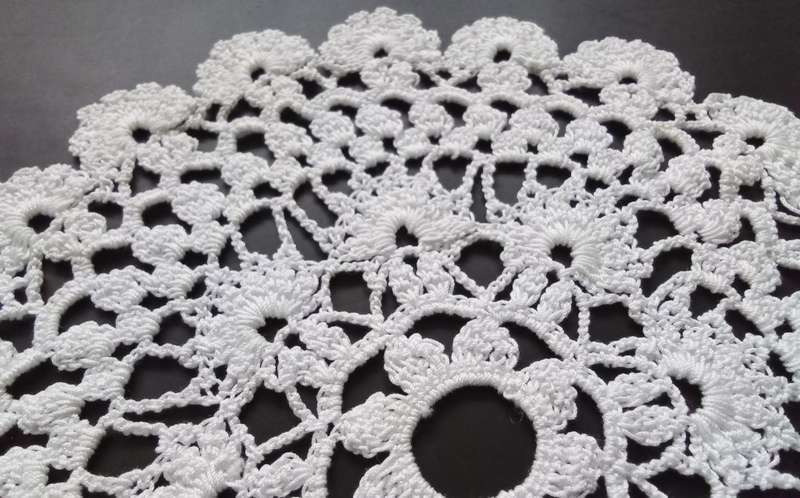 Pretty crocheted doily - about 20cms across