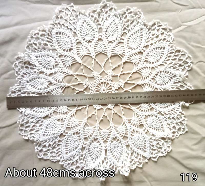 Gorgeous crocheted doily/small tablecloth - about 48cms across