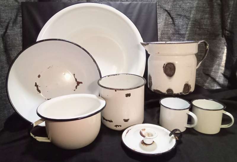 Lot of vintage enamel goods
