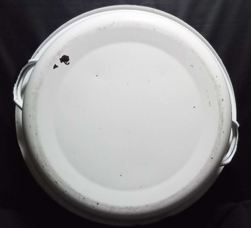 Lot of vintage enamel goods