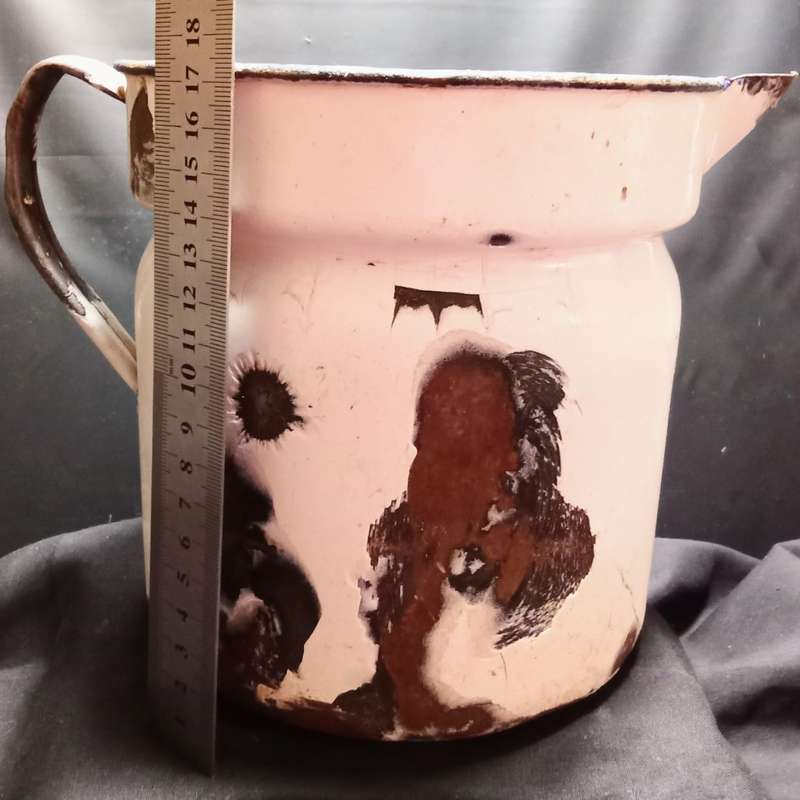Lot of vintage enamel goods