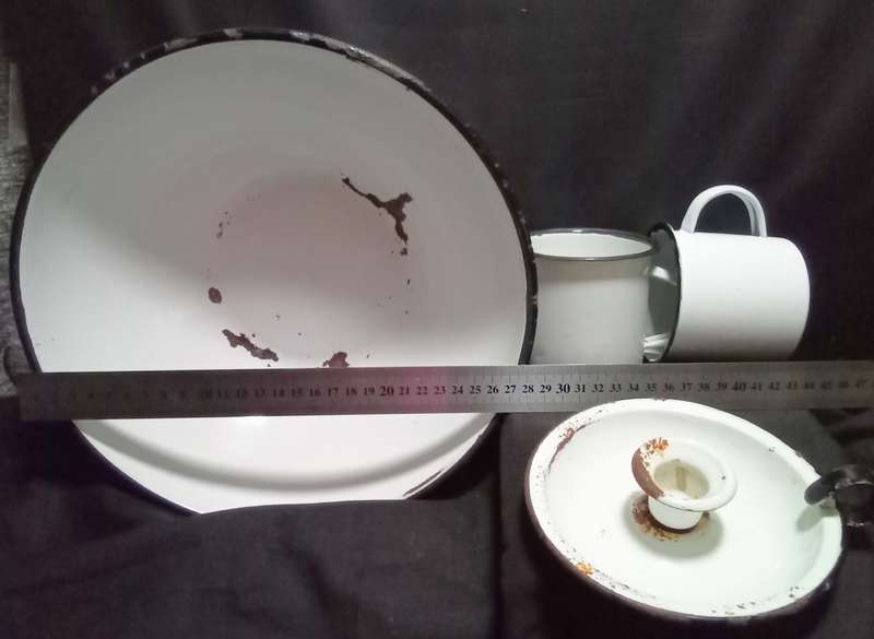 Lot of vintage enamel goods