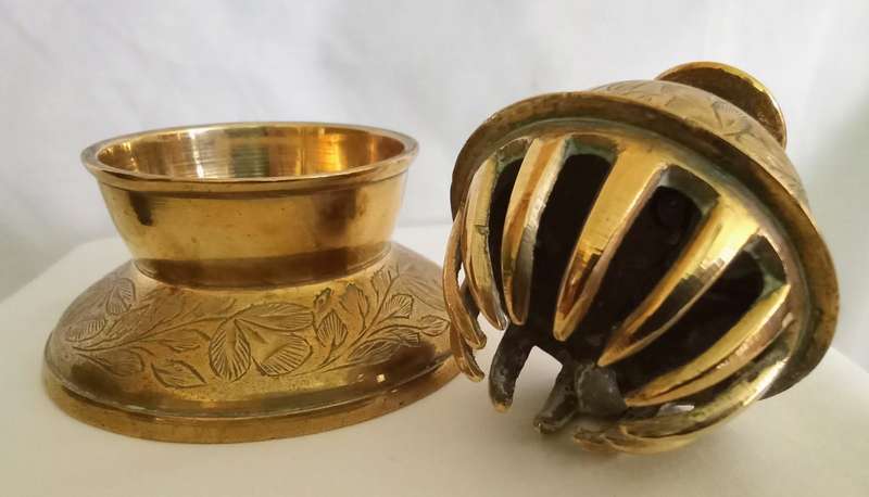 VINTAGE INDIAN BRASS CLAW BELL WITH BOWL / RECEIVER
