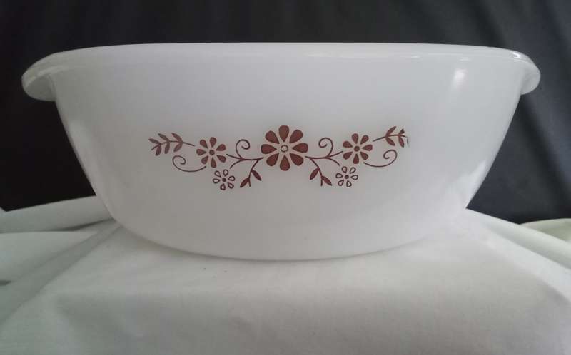 Pyr-O-Rey (aka Dynaware) brown daisy bowl