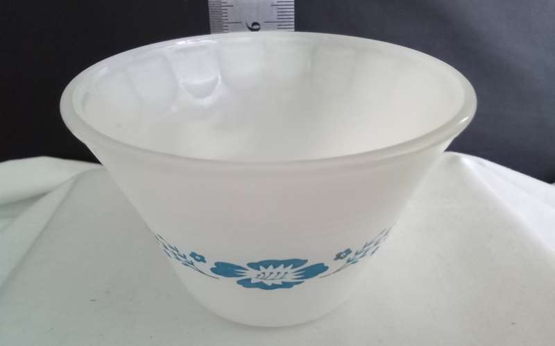 Vintage Termocrisa Mexico Milk Glass small bowl