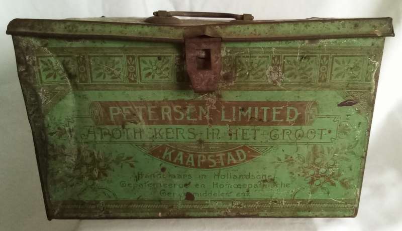 Antique Petersen `Echte Huis Apotheek` Tin