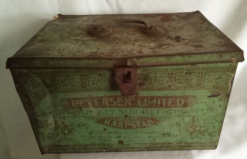 Antique Petersen `Echte Huis Apotheek` Tin