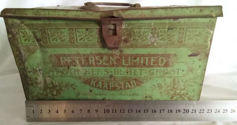 Antique Petersen `Echte Huis Apotheek` Tin