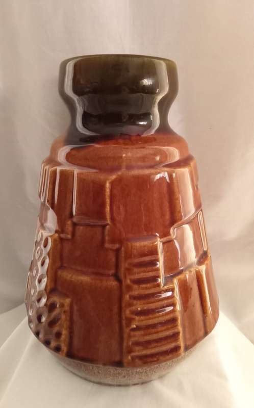 Stunning vintage vase in excellent condition