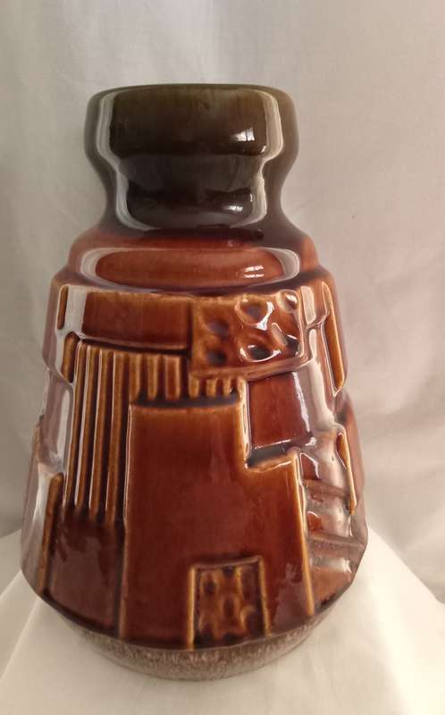 Stunning vintage vase in excellent condition