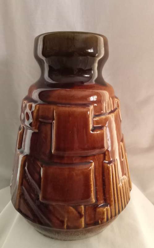 Stunning vintage vase in excellent condition