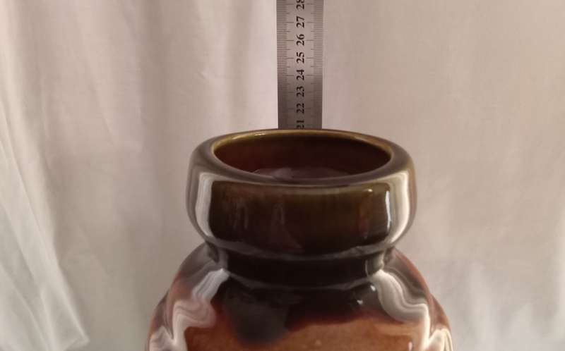 Stunning vintage vase in excellent condition