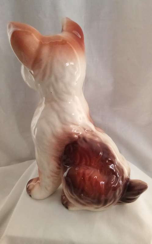 Gorgeous vintage doggie looking for a good home