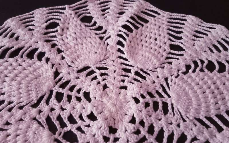 Lovely soft pink crocheted doily - about 31cms across