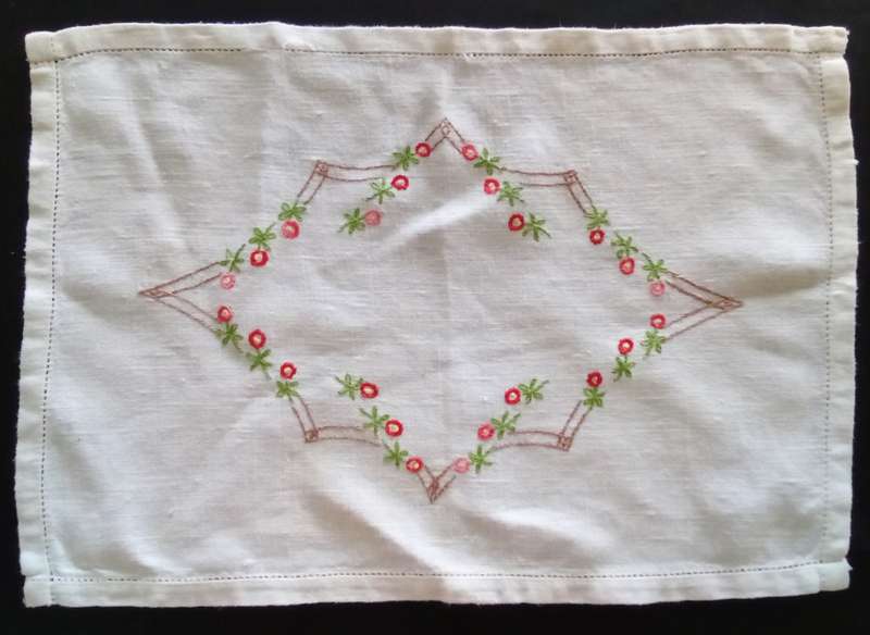 Pretty vintage embroidered tray cloth - 43cms across